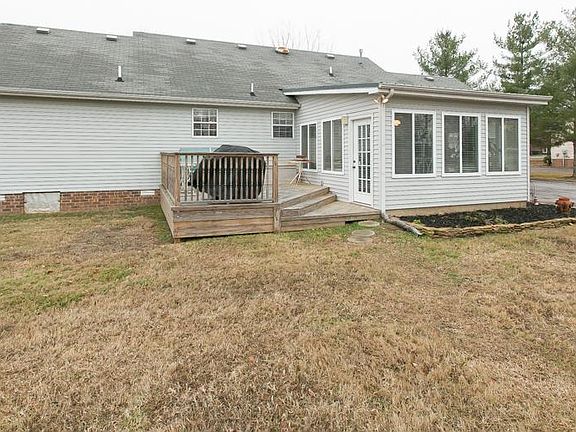 4th image of 657 Evergreen Dr