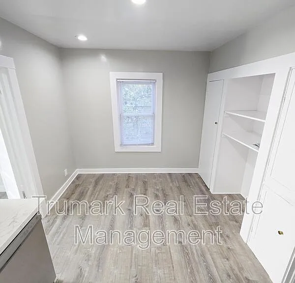 433 W Garfield Ave — Photo 3