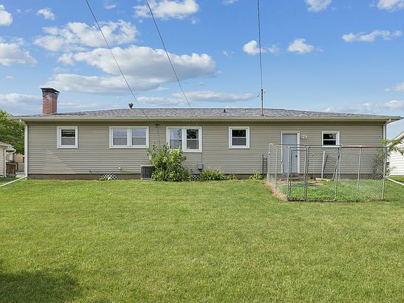 4th image of 1839 W 38th Pl