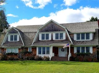 28 Dyke Rd, Setauket, NY 11733