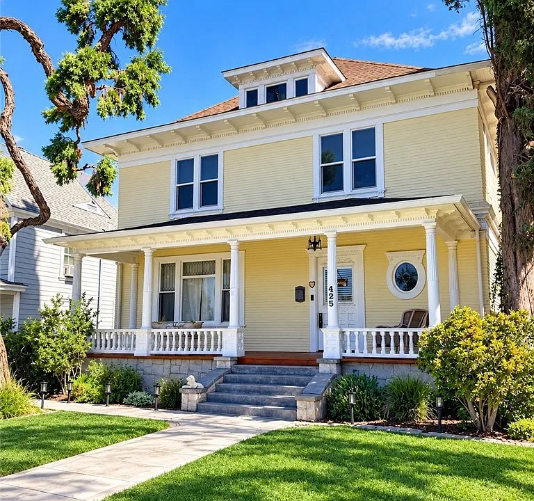 425 Cajon St