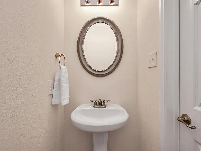 2626 Orchard Creek Ln — Photo 25