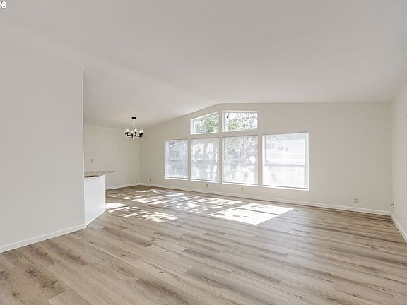 4th image of 5047 Springfield Ct N