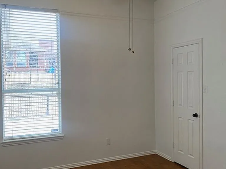 836 Mullrany Dr — Photo 15