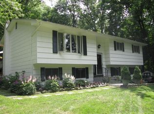 137 Red Mill Rd, Cortlandt Manor, NY 10567