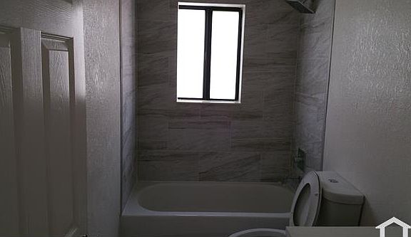 5th image of 1483 NW 32nd St