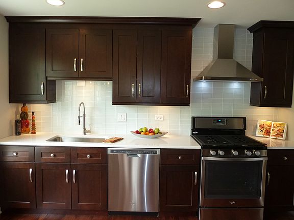 2nd image of 102 Asheville Ct