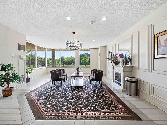 3rd image of 326 Major Mackenzie Dr E #220
