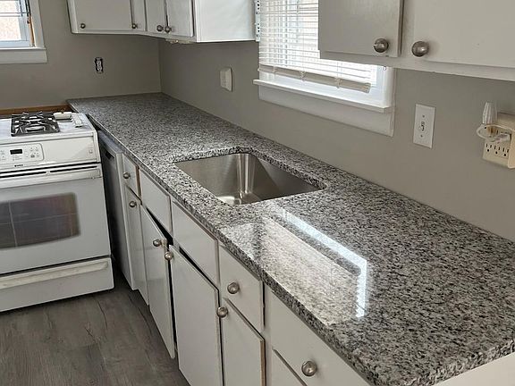 3rd image of 2906 W 40th Ave
