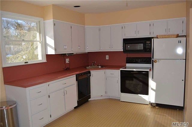 1st image of 23 Denise Dr