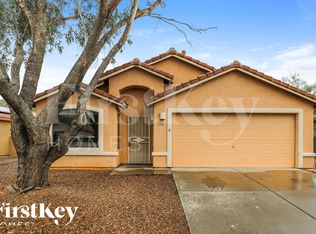 6951 W Red Rock Dr, Tucson, AZ 85743