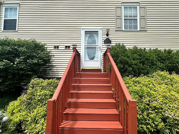 2nd image of 60 Peach Place