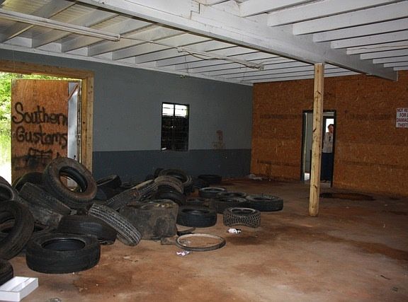 4th image of 354 S Broadnax St