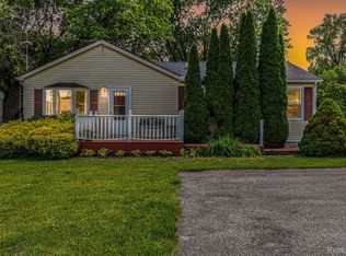5466 Raymond Ave, Burton, MI 48509