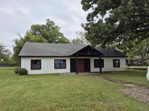 520 E Ohio St, Eureka, KS 67045