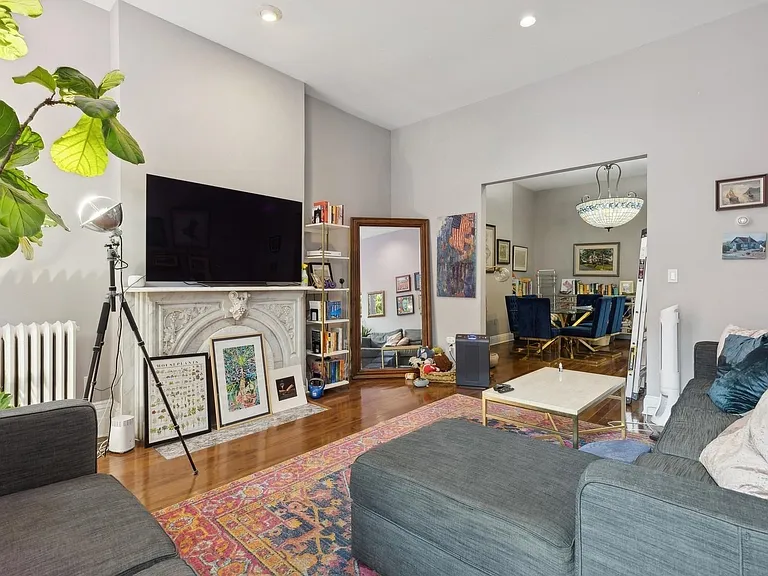 243 Montgomery St #2 — Photo 3