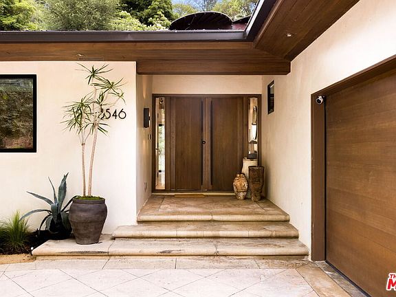 2nd image of 3546 Mandeville Canyon Rd