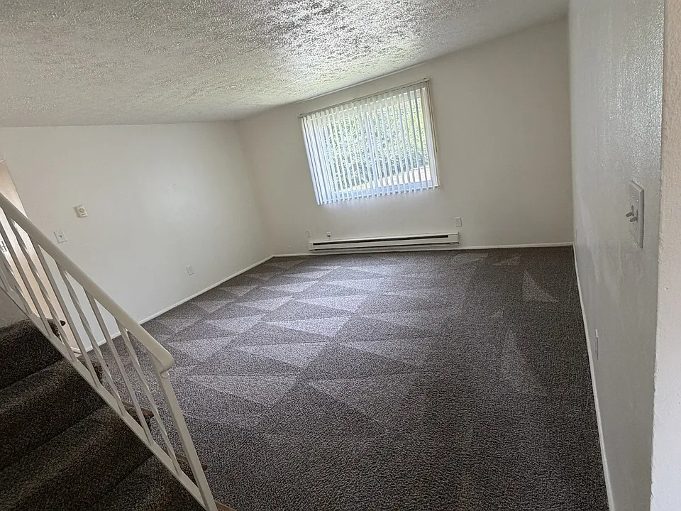 Broadmoor Apartments