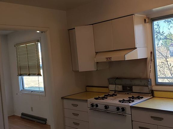 5th image of 376-A&B Poplar St Floor 3