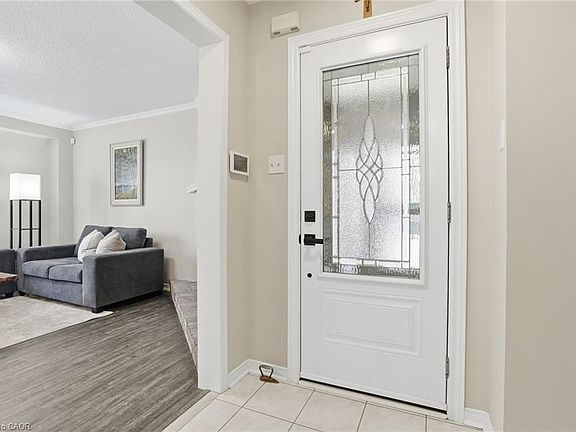 4th image of 174 Fellowes Cres