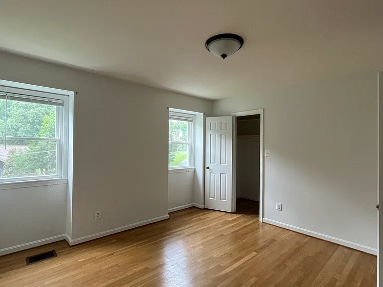 6833 Melrose Dr — Photo 15