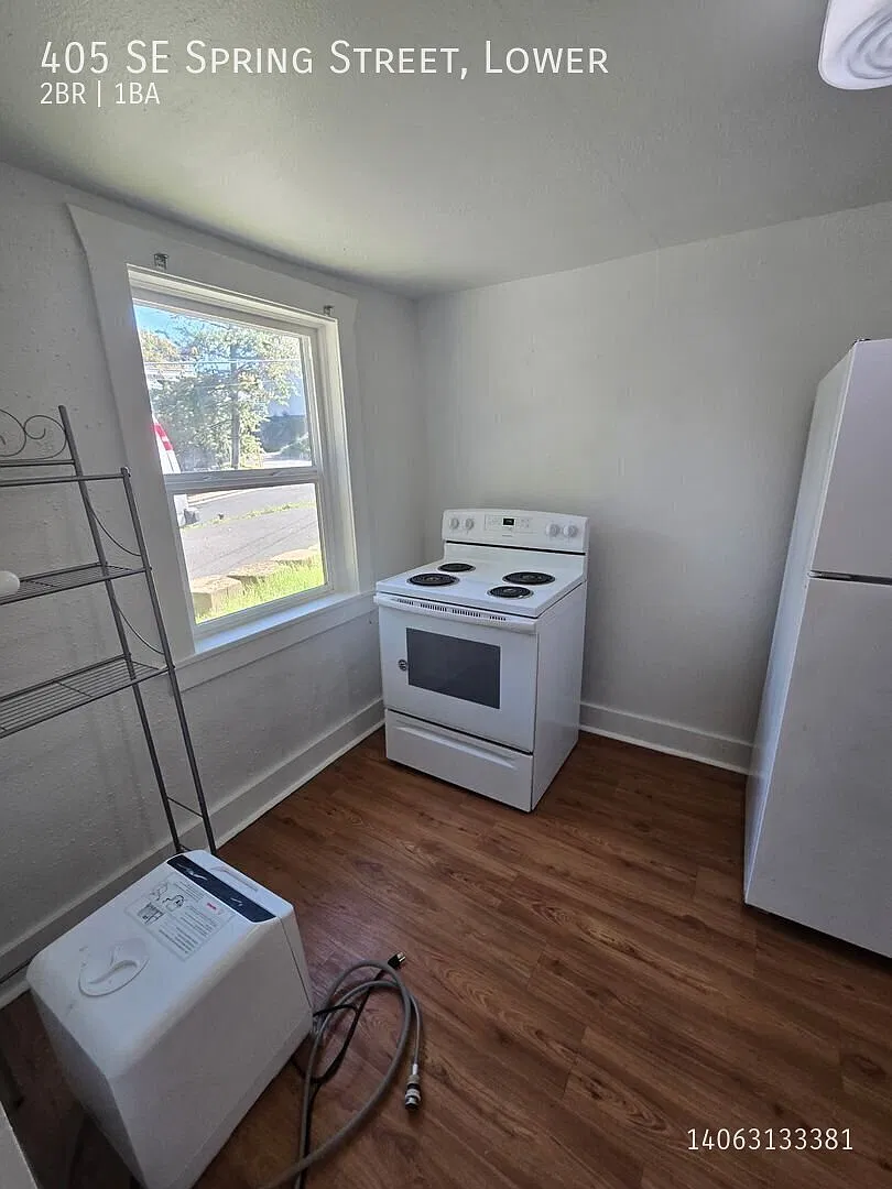 Fresh Updates and a comfortable place to call home! — Photo 4