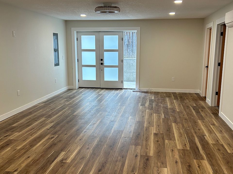 Living Room / Entry Door