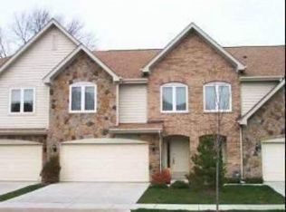 222 Taylor Ct, Buffalo Grove, IL