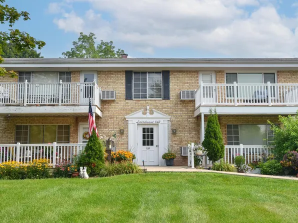 142 Heidel ROAD #7, Thiensville, WI 53092