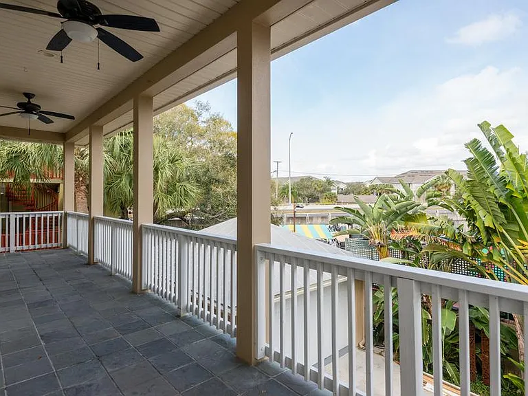 1607 Deleon St — Photo 36