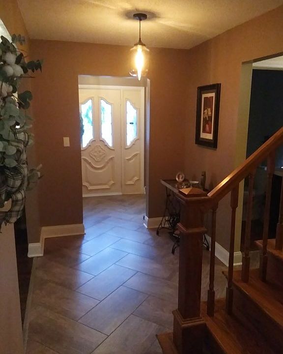 1st image of 268 Lake Dr