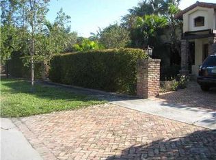 940 NW 48th St, Miami, FL 33127