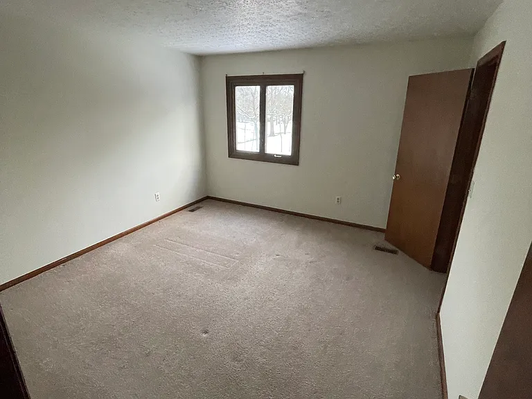 79 Corbins Mill Dr — Photo 15