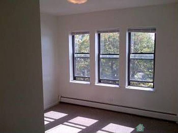 3rd image of 6800 S Paxton Ave
