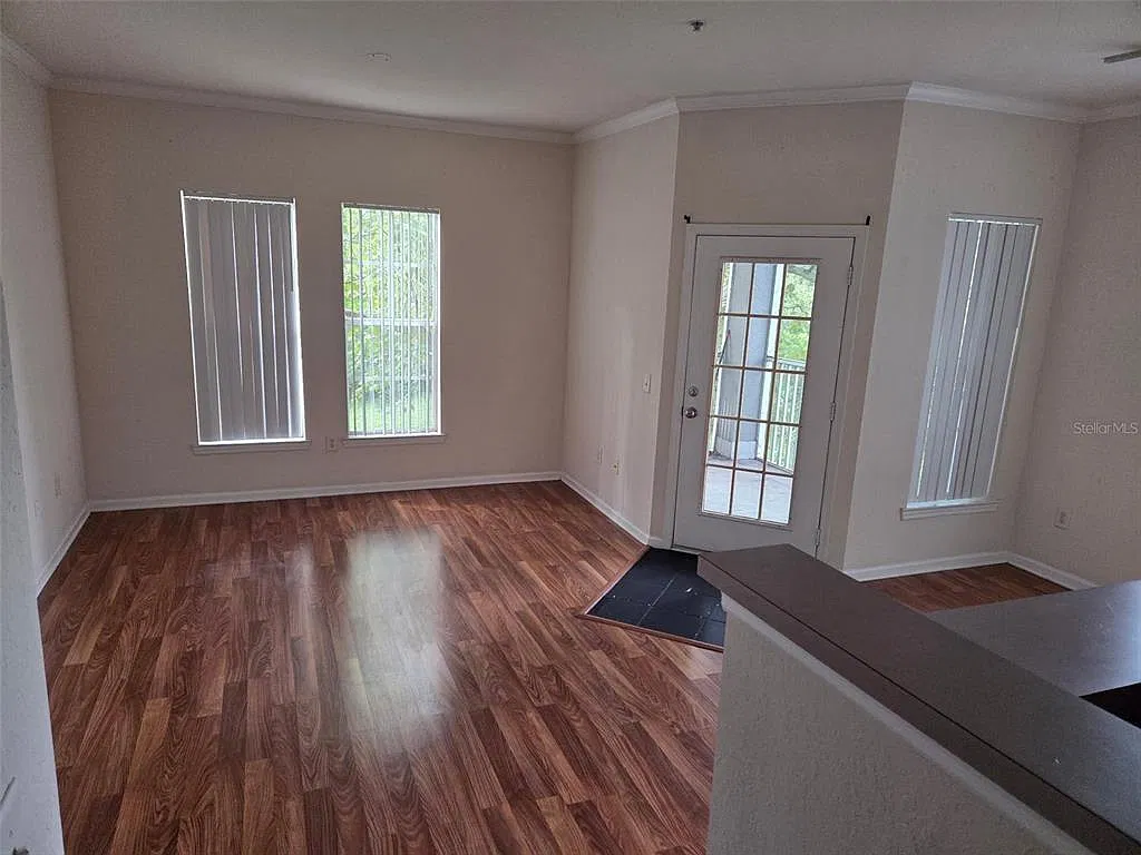 1 bed, 1.0 bath, 813 sqft, $1,275 — Photo 3