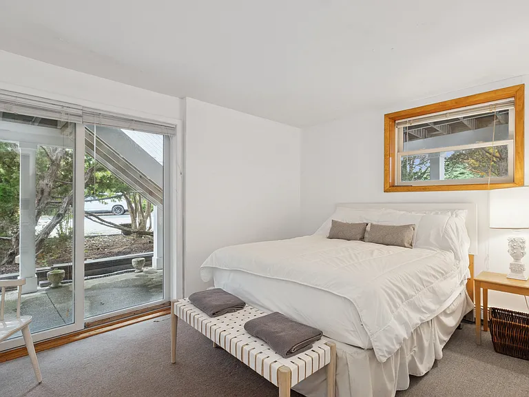 87 Shore Rd — Photo 15
