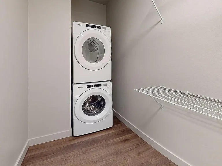 Studio - Unit 402 - Walk In Closet + Laundry