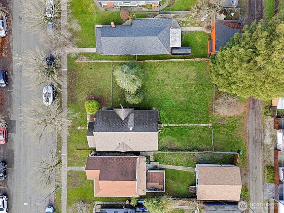 2nd image of 4315 S Yakima Avenue S