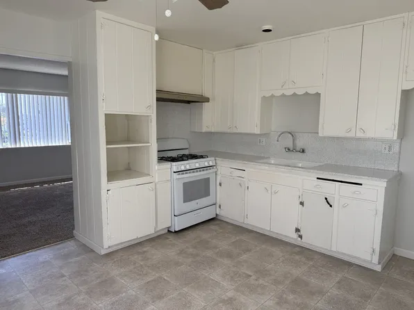 6342 Springfield St, San Diego, CA 92114