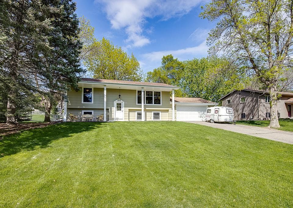 1st image of 6588 Bluebird Dr