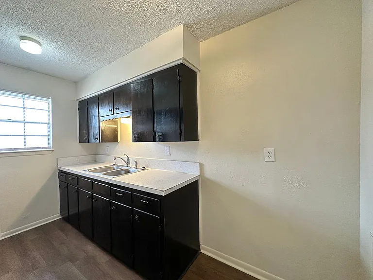 624 Sunset Ln — Photo 7
