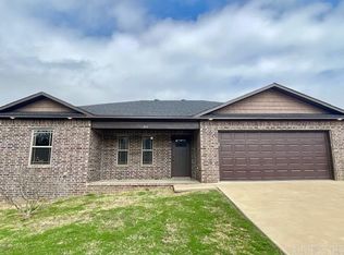 411 Elizabeth Dr, Paragould, AR 72450