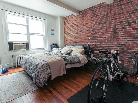 4th image of 968 Amsterdam Ave #3G