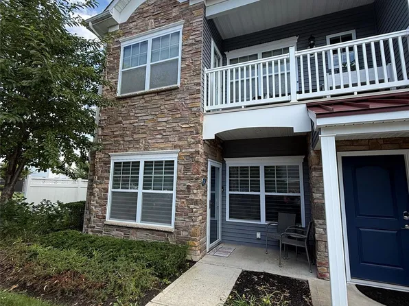 54 Barley Lane #54L, Patchogue, NY 11772
