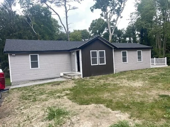 15 Florida Ave, Plymouth, MA 02360