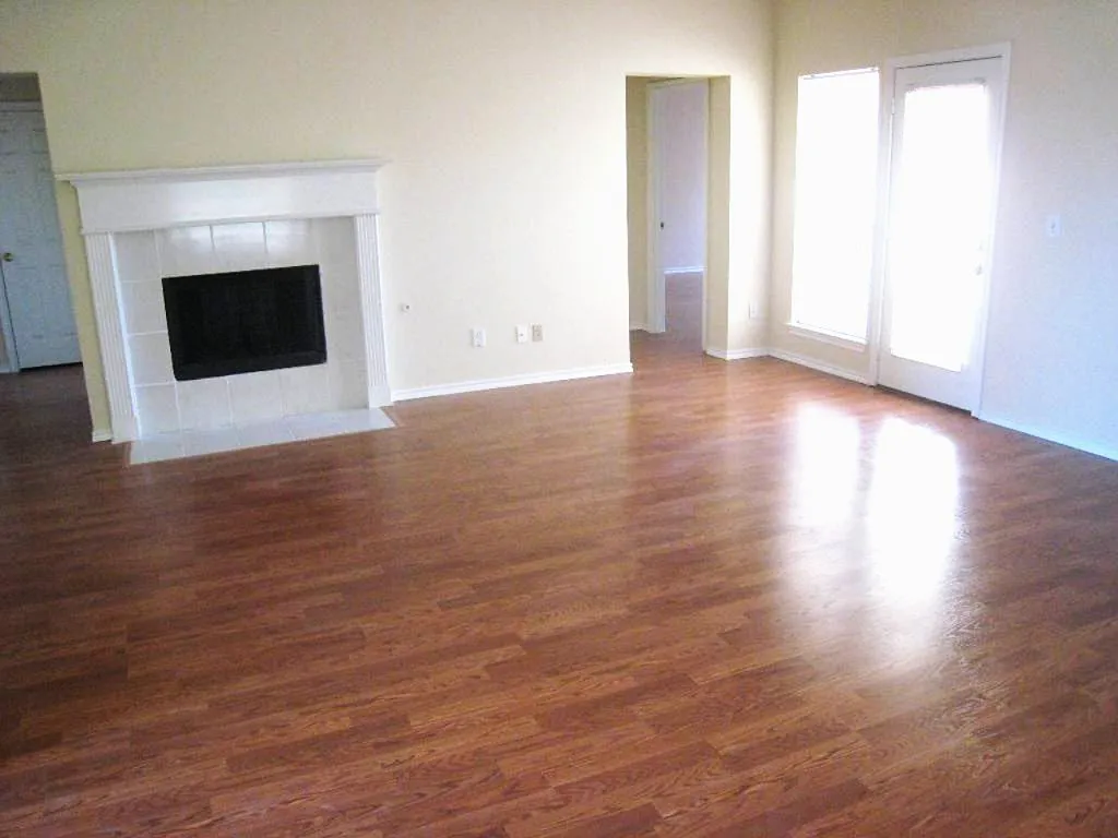 3 bed, 1524 sqft, $2,200 — Photo 2