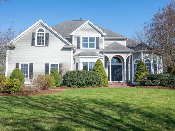 83 Colonial Dr, Mansfield, MA 02048