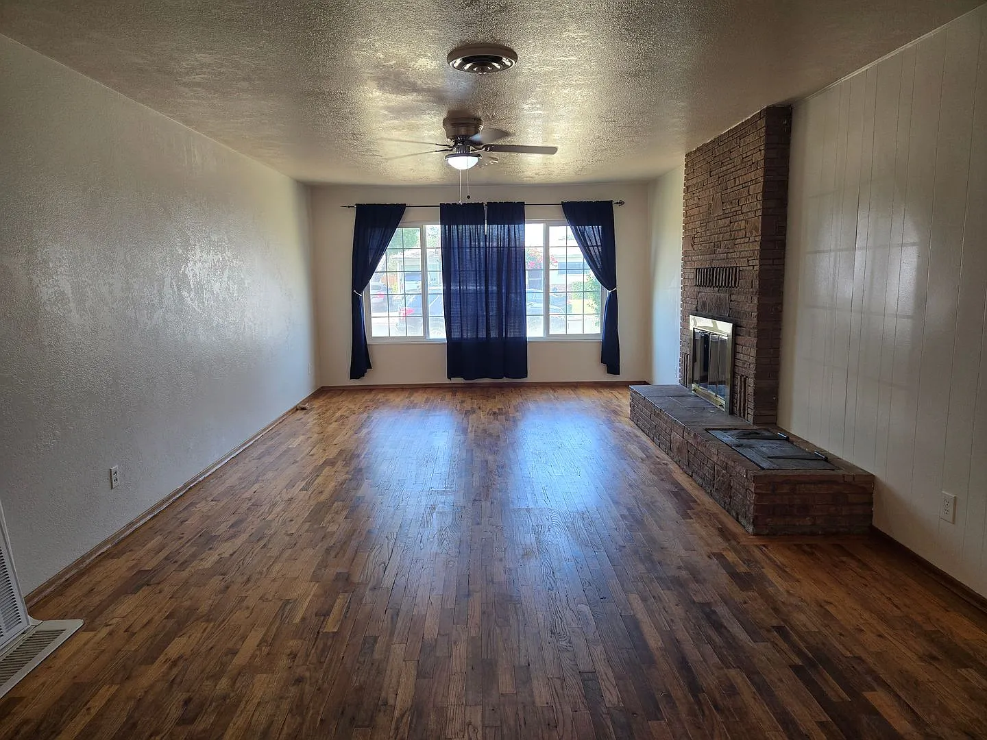 940 Julian Street, Turlock — Photo 2