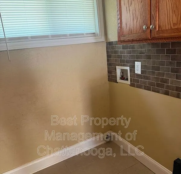 5293 Usher Dr — Photo 5