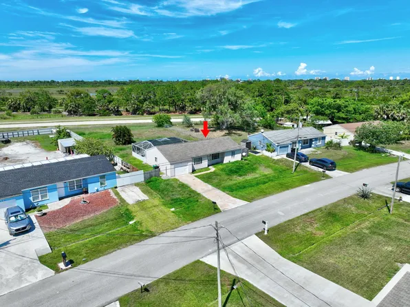 1669 SE North Blackwell Drive, Port St Lucie, FL 34952